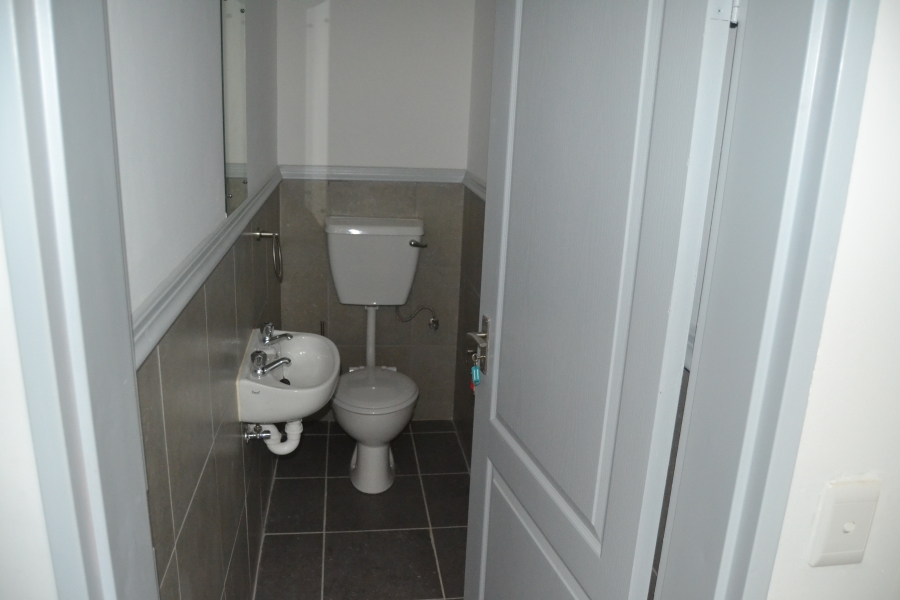 To Let Commercial Property for Rent in Rivergate Western Cape